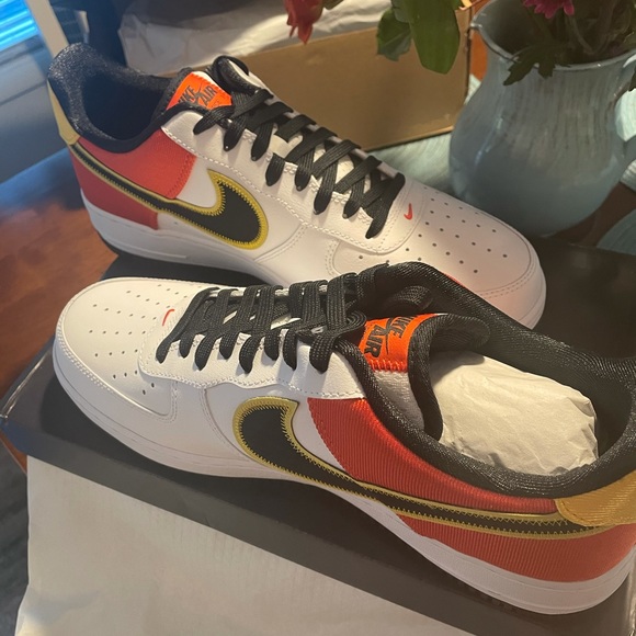 Nike - Picture 2 of 2